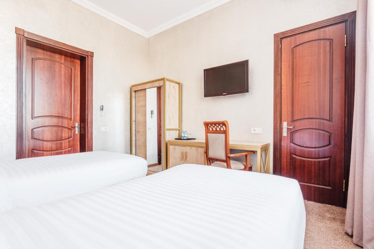 טשקנט Western Suites Hotel מראה חיצוני תמונה