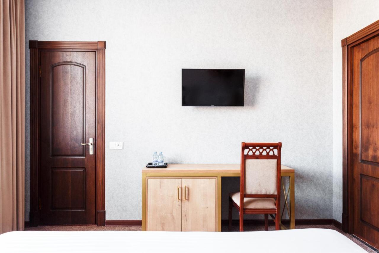 טשקנט Western Suites Hotel מראה חיצוני תמונה